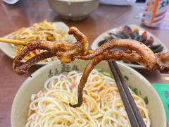 -亮亮面馆(经六路店)