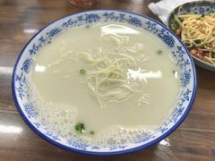 -雪琴面馆富安特色鱼汤面(城中花园店)