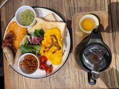 -Common Table · Brunch & Coffee