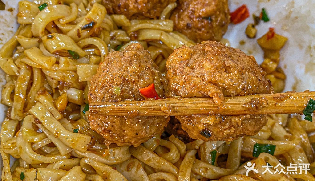 长沙这家肉丸粉太太好吃！一定要点杂酱双拼