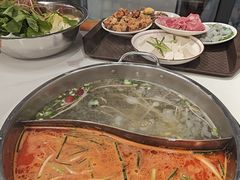 -苗伯妈酸汤火锅