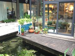 -泉乐坊步行街(烟酒特产平价超市店)