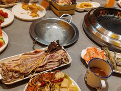 -黑金·寻焰自助百汇·烤肉·火锅(中街店)
