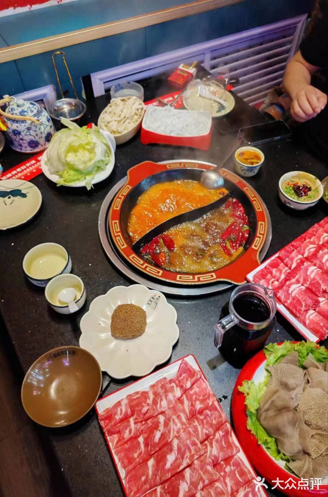 肉质一绝的宽板凳老灶火锅 