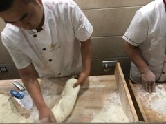 -舒小笼松针小笼包