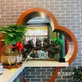 朋友今年想给家人订一桌不一样的年夜饭，他说有一家新开