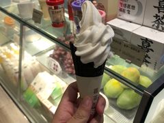 -喜茶(杭州滨江宝龙店)