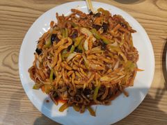 鱼香肉丝-方城小吃店