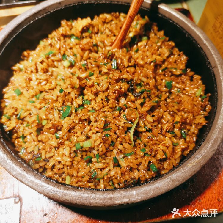 一点不腻我吃了好几块了腊肉炒饭必须要尝尝