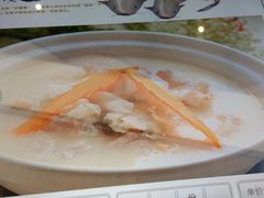 -河畔春天时尚餐厅