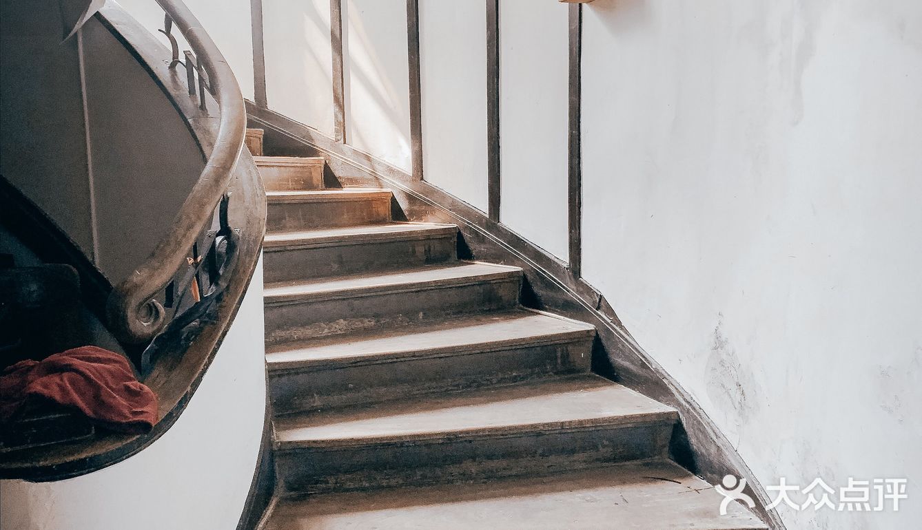隐藏长乐路老建筑里🏠鲜为人知🌀旋转楼梯