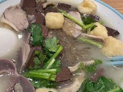 -小杨生煎(金山百联购物中心3楼店)