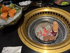 -山川小町·极番烧肉(新地假日广场店)