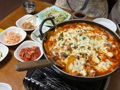 -亲昵春川鸡排(韩国美食街店)