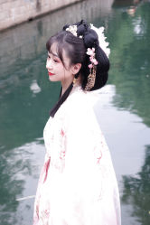 -一揽芳华汉服旗袍体验馆(拙政园店)