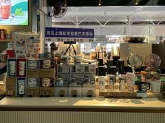 -星巴克(上海虹桥站2A检票口)