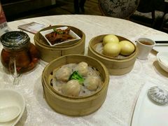 流沙包，虾饺，凤爪-阿锋鲍鱼酒家美食汇(华安店)