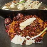 好吃上瘾的火锅店推荐 和兄弟们一起宵夜在这家火锅店