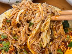 -拈签一笑黄牛肉辣卤串串