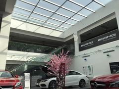 -上海星瀚奔驰4S店(红柳路店)