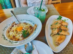 -Chom Cafe and Restaurant