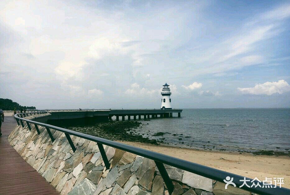珠海市区的海滨浴场，不仅拥有着大沙滩