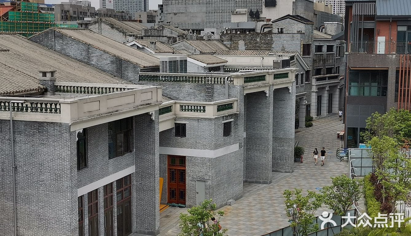 环境：岭南特色建筑，国粹粤剧经典装饰，户外绿化还行
