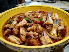 招牌耗儿鱼-休记光头香辣蟹干锅店(衣冠庙店)