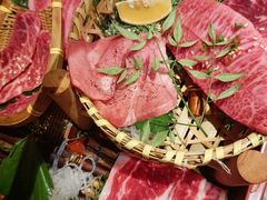 -山川小町·极番烧肉(新地假日广场店)