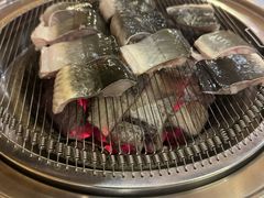 -围炉肉舍•炭烤活鳗•丹东海鲜烤肉(步行街店)