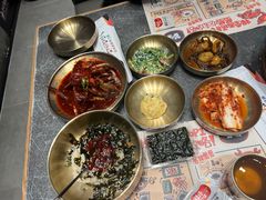 -草家酱蟹炭火烤肉店(珲春南路二店)