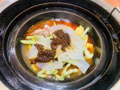 豆角炖脊骨锅-满兴咱妈烀饼铁锅炖(兰州北街店)