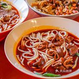 朋友是长沙人，和我一直吹捧湖南米粉比广西粉好吃