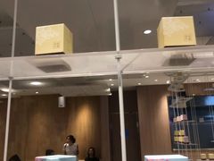 门面-奈雪的茶(湖滨银泰in77C区PRO店)