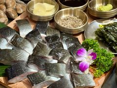 -围炉肉舍•炭烤活鳗•丹东海鲜烤肉(步行街店)