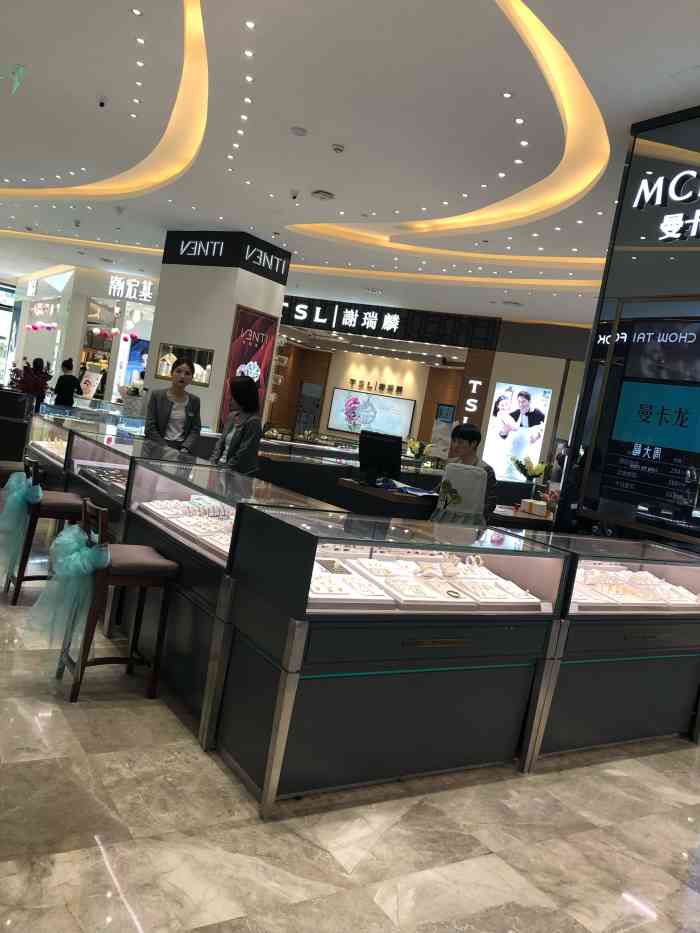 麦谷麦探店之♀瞎逛闲溜系列  店铺名:曼卡龙 位置:武林银泰一楼 交通