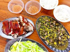 烤乳猪-四更周店烤乳猪