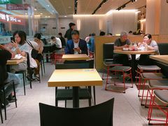 大堂-麦当劳(龙阳路店)