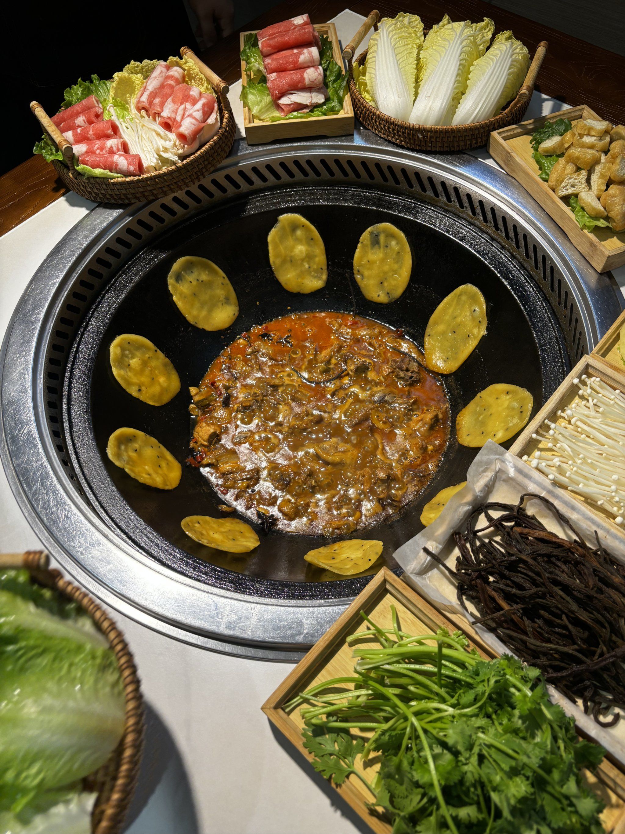 又到了和好朋友吃地锅炖的季节了