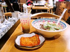-鑫花溪牛肉米粉(人民广场店)