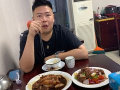 -余杨鸭鸭餐厅