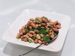 -彩云天云南餐厅