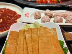 -憨孃孃·重庆老火锅(红山黑金店)
