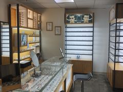 -LOGO眼镜·蔡司品牌折扣店(龙华清湖店)