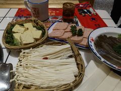 -喜悦小串丹东小黄牛海鲜烧烤大排档(民主广场店)