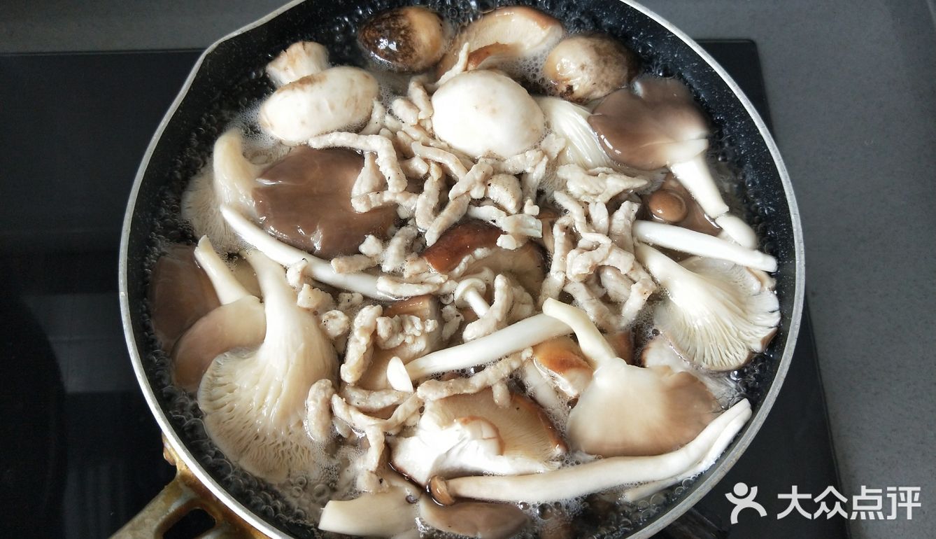 蘑菇肉丝汤图片图片