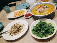 -月枫江南小馆(绿地缤纷广场店)