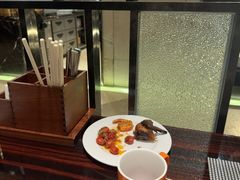 -广州万富希尔顿酒店·感趣自助餐厅·金秋蟹宴生蚝海鲜刺身