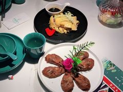 -荷塘秋月·本帮江浙菜(国权路店)