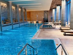 -成都华尔道夫酒店游泳池